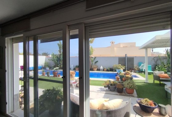 Venta - Chalet Independiente -
Torrevieja - Torreta florida