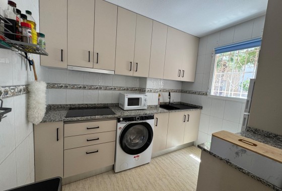 Resale - Apartment / Flat -
Torrevieja - La Siesta - El Salado - Torreta