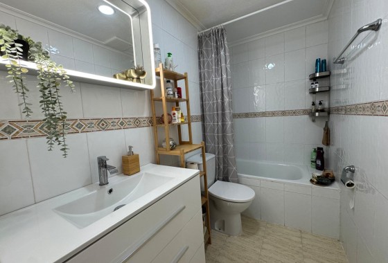 Resale - Apartment / Flat -
Torrevieja - La Siesta - El Salado - Torreta