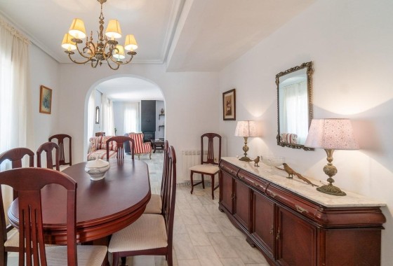 Herverkoop - Vrijstaande Villa -
Torrevieja - La Mata