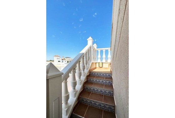 Wiederverkauf - Freistehende Villa -
San Miguel de Salinas