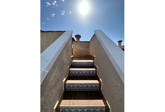 Wiederverkauf - Freistehende Villa -
San Miguel de Salinas