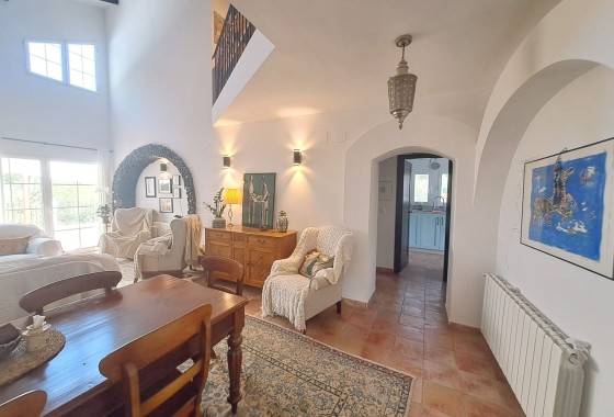Revente - Finca / Propriété rurale -
Sax - SAX