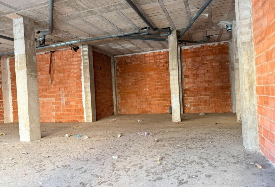 Obra Nueva - Comercial -
Almoradí