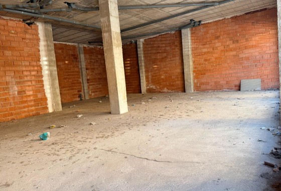 Obra Nueva - Comercial -
Almoradí