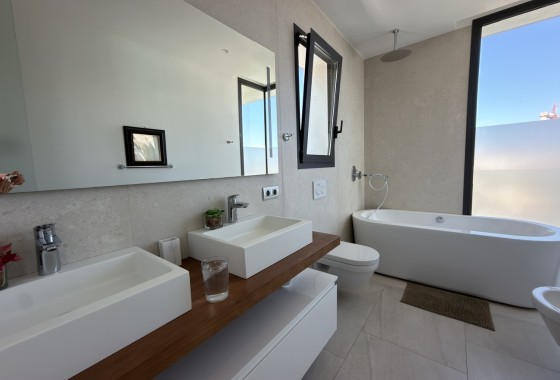 Revente - Villa Individuelle -
Finestrat