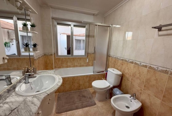 Herverkoop - Appartement / Flat -
Torrevieja - Playa del Cura
