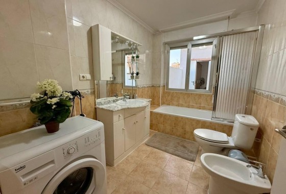 Herverkoop - Appartement / Flat -
Torrevieja - Playa del Cura