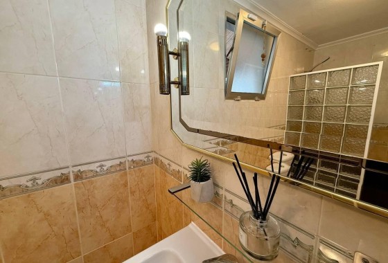 Herverkoop - Appartement / Flat -
Torrevieja - Playa del Cura
