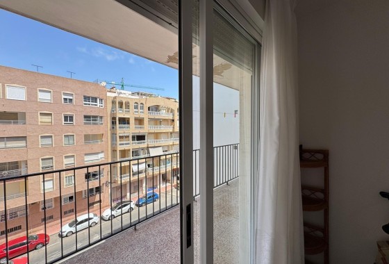 Sprzedaż - Apartament / Mieszkanie -
Torrevieja - Playa del Cura