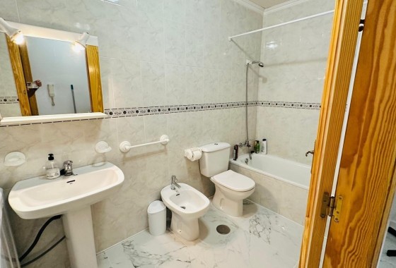 Herverkoop - Appartement / Flat -
Torrevieja - Acequion