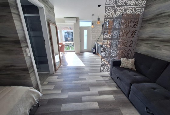 Herverkoop - Appartement / Flat -
Torrevieja - Torretas