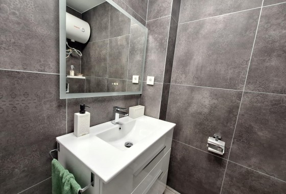 Herverkoop - Appartement / Flat -
Torrevieja - Torretas