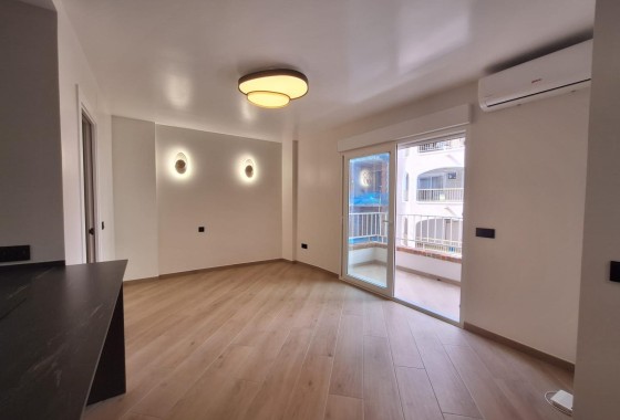 Herverkoop - Appartement / Flat -
Torrevieja - Playa de los Locos