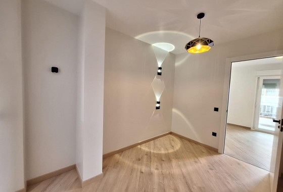 Herverkoop - Appartement / Flat -
Torrevieja - Playa de los Locos