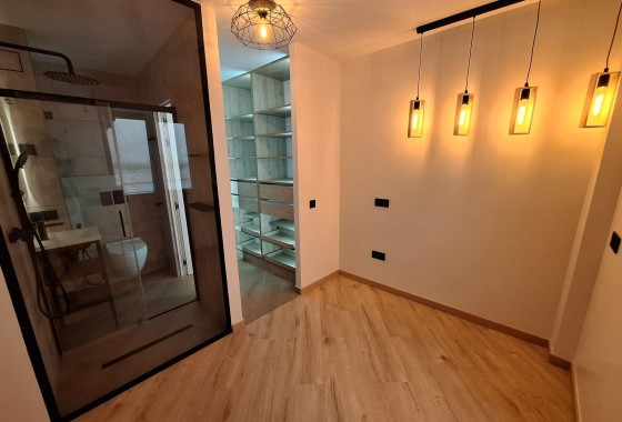 Herverkoop - Appartement / Flat -
Torrevieja - Playa de los Locos