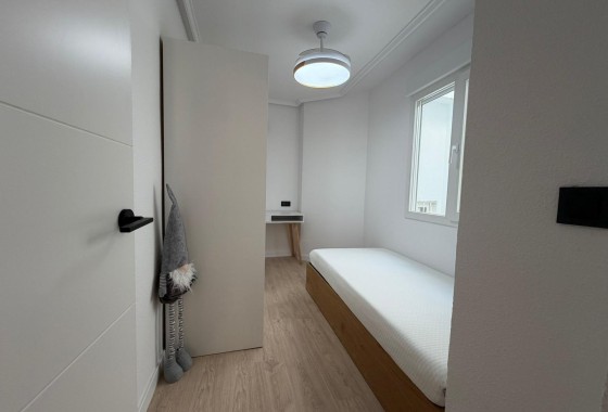 Herverkoop - Appartement / Flat -
Torrevieja - Playa del Cura