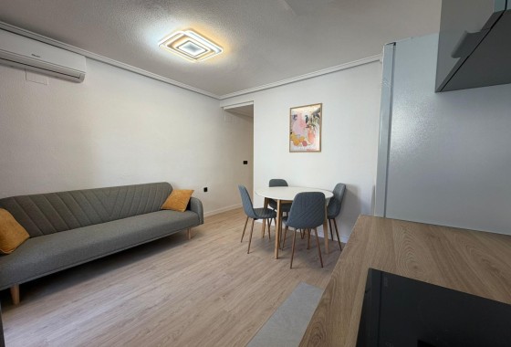Herverkoop - Appartement / Flat -
Torrevieja - Playa del Cura