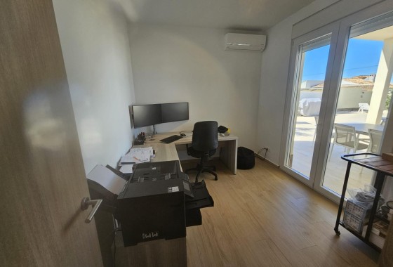 Herverkoop - Vrijstaande Villa -
Torrevieja - La Siesta - El Salado - Torreta
