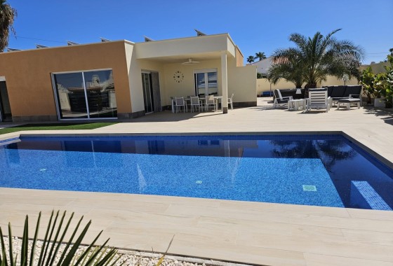 Herverkoop - Vrijstaande Villa -
Torrevieja - La Siesta - El Salado - Torreta