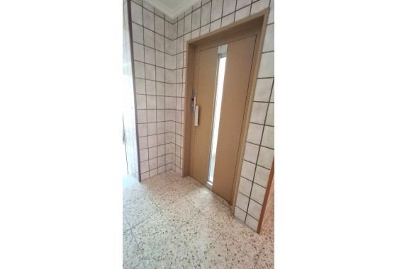 Resale - Apartment / Flat -
Torrevieja - Playa de El Cura