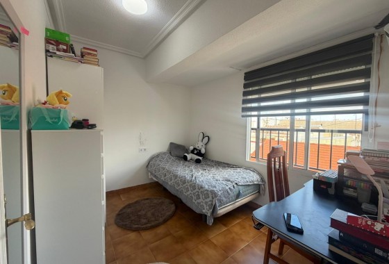 Revente - Appartement -
Almoradí
