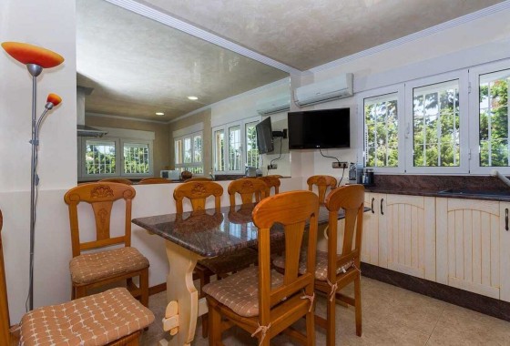 Venta - Chalet Independiente -
Orihuela Costa