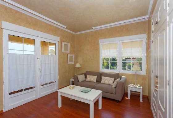 Venta - Chalet Independiente -
Orihuela Costa