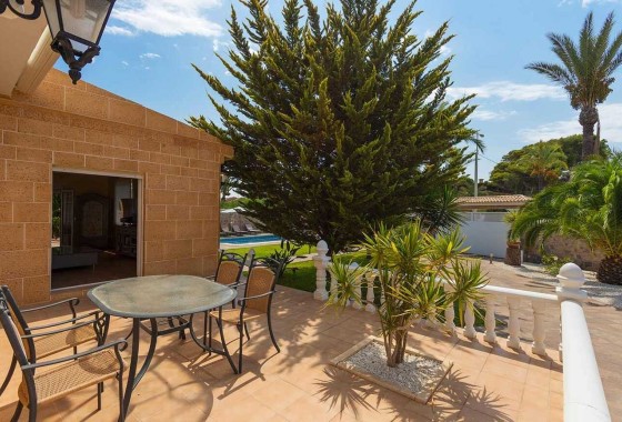 Venta - Chalet Independiente -
Orihuela Costa