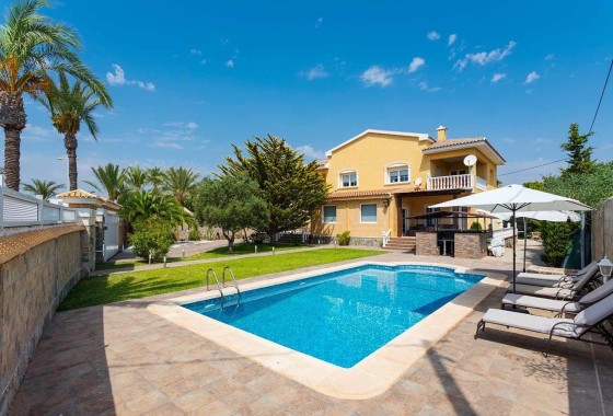 Venta - Chalet Independiente -
Orihuela Costa