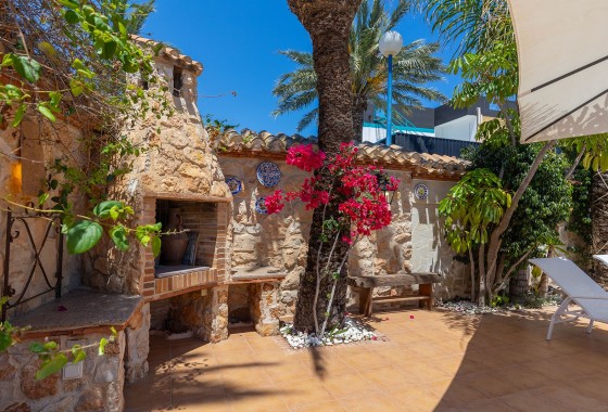 Herverkoop - Vrijstaande Villa -
Orihuela Costa
