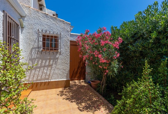 Herverkoop - Vrijstaande Villa -
Orihuela Costa