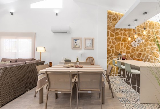 Herverkoop - Vrijstaande Villa -
Orihuela Costa