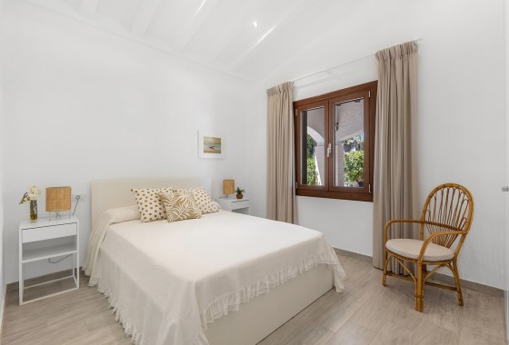 Herverkoop - Vrijstaande Villa -
Orihuela Costa