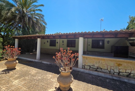 Herverkoop - Vrijstaande Villa -
Elche