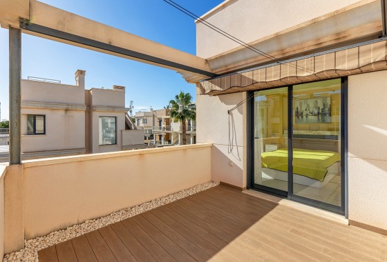 Venta - Chalet Independiente -
Orihuela Costa