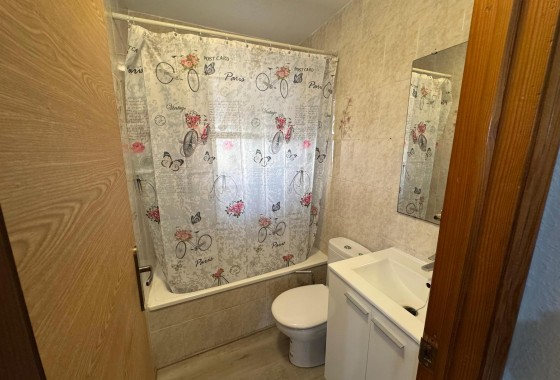 Herverkoop - Appartement / Flat -
Torrevieja