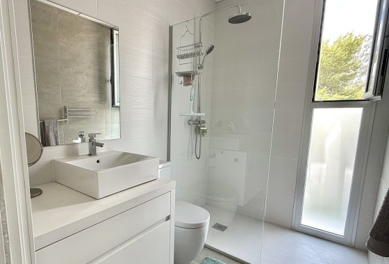 Resale - Detached Villa -
Dolores