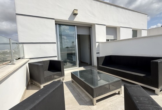 Resale - Detached Villa -
Dolores