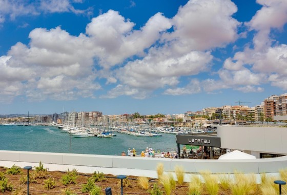 Sprzedaż - Apartament / Mieszkanie -
Torrevieja