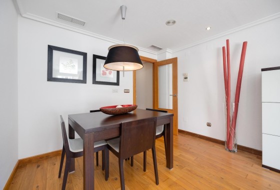 Sprzedaż - Apartament / Mieszkanie -
Torrevieja