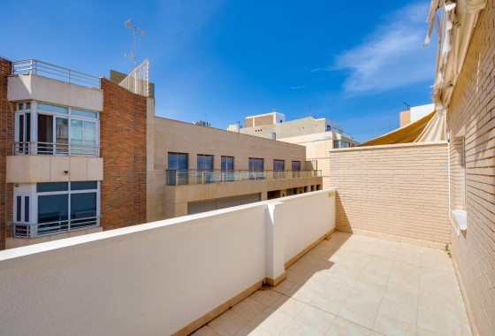Sprzedaż - Apartament / Mieszkanie -
Torrevieja