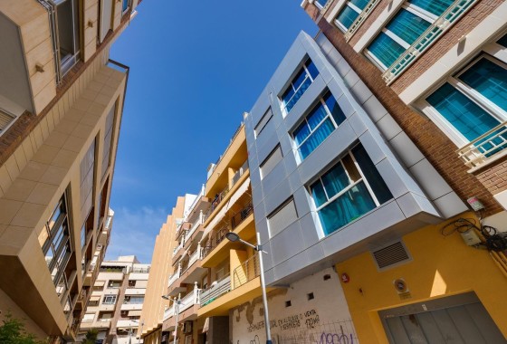 Sprzedaż - Apartament / Mieszkanie -
Torrevieja
