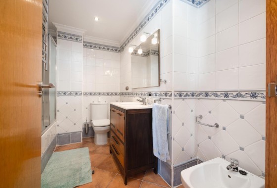 Sprzedaż - Apartament / Mieszkanie -
Torrevieja