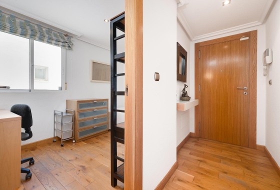 Sprzedaż - Apartament / Mieszkanie -
Torrevieja
