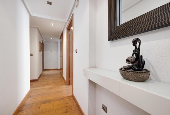 Sprzedaż - Apartament / Mieszkanie -
Torrevieja