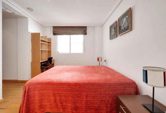 Sprzedaż - Apartament / Mieszkanie -
Torrevieja