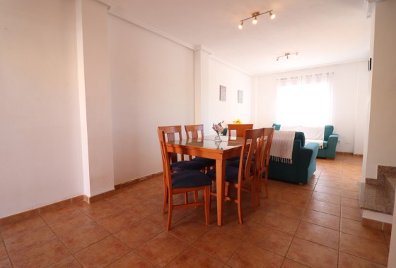 Venta - Chalet Independiente -
San Miguel de Salinas - Lake View Mansions