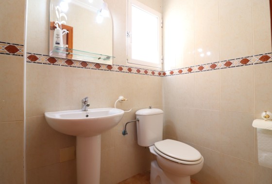 Venta - Chalet Independiente -
San Miguel de Salinas - Lake View Mansions