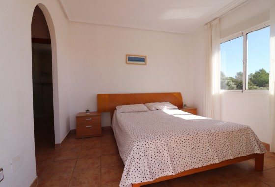 Venta - Chalet Independiente -
San Miguel de Salinas - Lake View Mansions